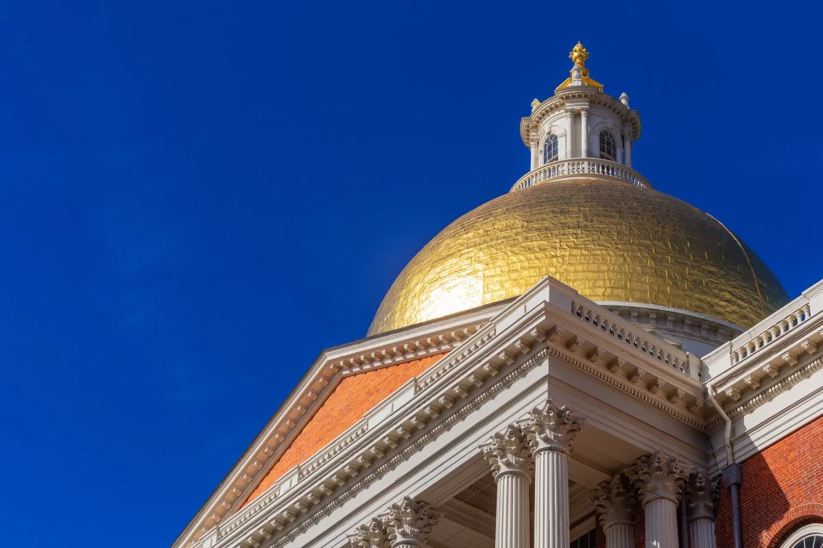 massachusetts siet chat quy dinh nang luong sach doi voi trung tam du lieu ai