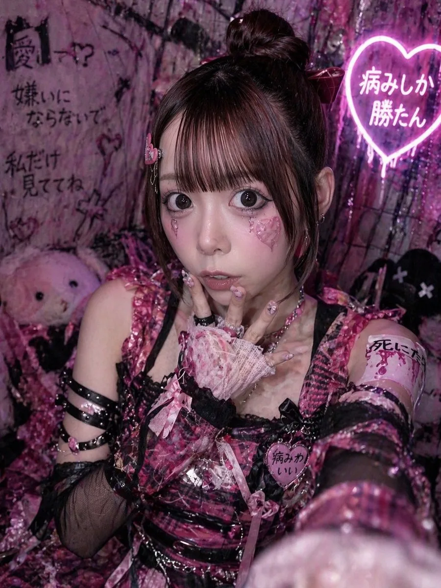 Ảnh selfie thần tượng phong cách Yami Kawaii