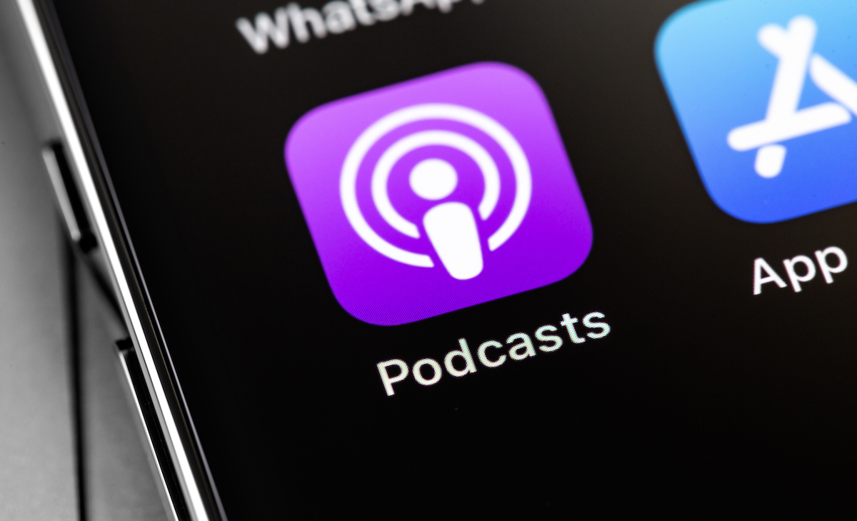 apple chieu mo nhan su va ban quyen cong nghe tu startup ai podcast