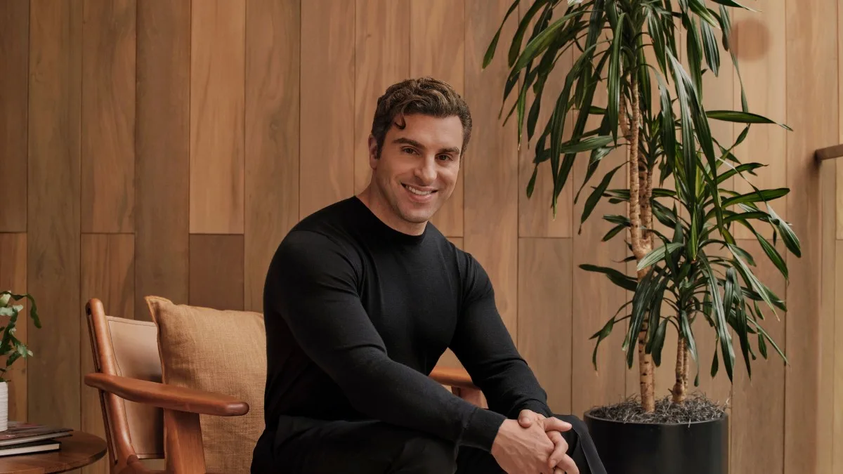 ceo airbnb chatbot khong phu hop cho du lich ai can giao dien the he moi