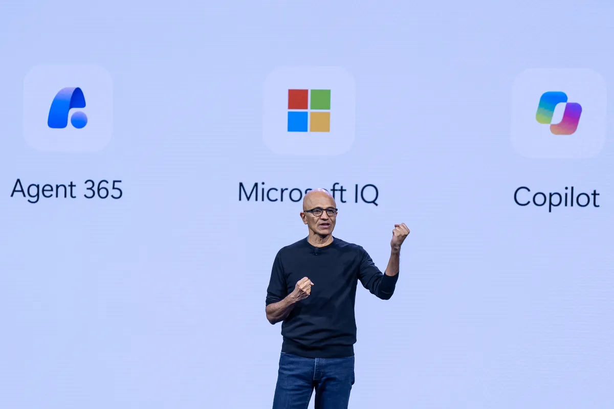 microsoft dat doanh thu ky luc 10 quy lien tiep ai dong gop manh me